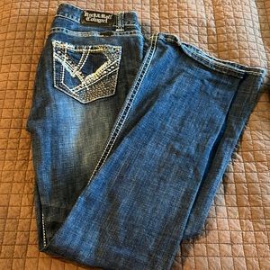 Rock & Roll Cowgirl mid rise embellished boot cut jeans. Women's 32x34. NWT